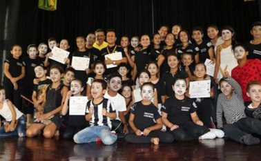 En el teatro municipal de Cúcuta los niños recibieron los certificados de primer nivel de formación en teatro. Cortesía