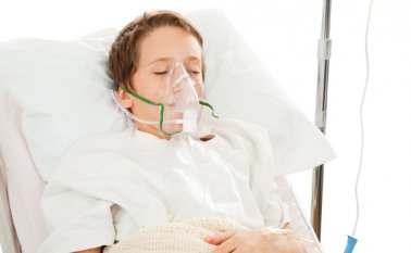 Muchos gérmenes pueden causar la neumonía y los más comunes son las bacterias y virus en el aire que respiramos. Internet