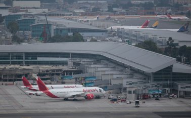La aeronave aterrizó sin ningún contratiempo, reseñaron medios de prensa locales. Colprensa