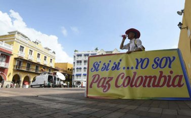 La reconciliación entre los habitantes parece compleja tras un enfrentamiento que dejó más de 220.000 muertos, miles de desaparecidos y millones de campesinos desplazados a las ciudades desde que se iniciaron las hostilidades en 1964. AFP