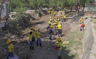 Así se ve hoy el canal Carlos Pizarro. Hace un mes está en mejoramiento antes de dar paso a la canalización. Juan Pablo Cohen