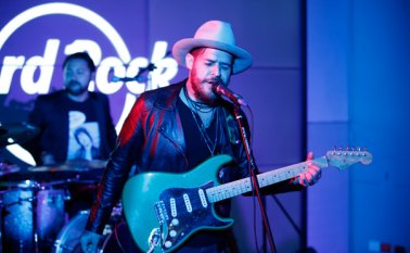 Mauricio Colmenares, vocalista y guitarrista de ‘Revolver Plateado’. Cuatro años lleva esta banda. Colprensa