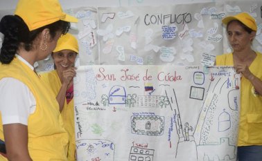 Sonrisas y serenidad es lo que ahora muestran permanentemente estas mujeres que, además, han aprendido a solucionar conflictos familiares. Orlando Carvajal