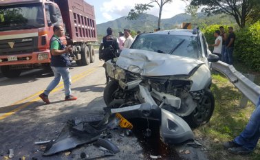 Uno de los conductores invadió el carril chocando de frente contra el otro automotor. Javier Sarabia
