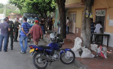 Los hechos ocurrieron ayer a las 8:30 de la mañana, en el barrio San José, justo al frente del mercado de Las Angustias. Suministrada