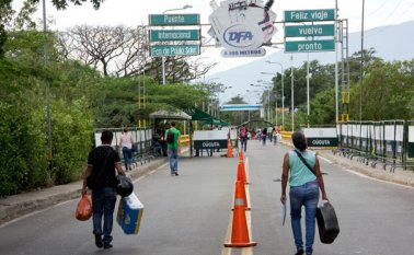 La autoridad migratoria destacó que estas medidas no se aplicarán en casos de tránsito que deban realizarse por razones fortuitas o de fuerza mayor. Archivo