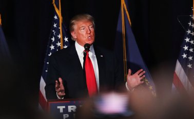 "los latinos tienen varias razones para apoyar con entusiasmo a su rival", dice parte del editorial publicado. AFP