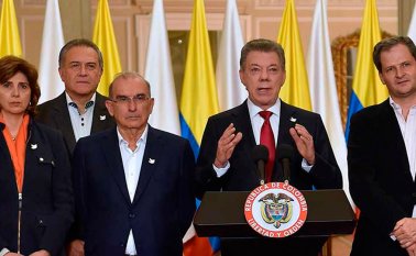 Santos les pidió que "comiencen los diálogos que nos permitan abordar todos los temas necesarios para tener un acuerdo y culminar con éxito el sueño de toda Colombia de terminar la guerra con las Farc". Presidencia