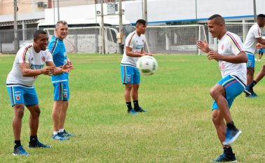 La Selección Colombia durante una sesión de entrenamiento en Paraguay, este lunes. Colprensa