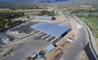 Revisa la infraestructura, para que el Ejército y la Policía inicien labores de seguridad. La Opinión