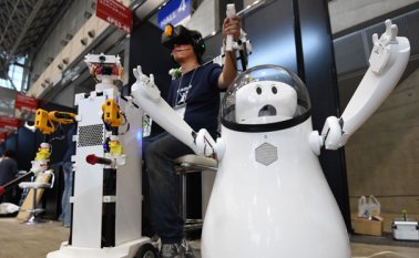 Superar a los humanos es posible en determinados casos -ajedrez con el cálculo anticipado de todos las jugadas posibles, clasificación de cajas de medicamentos por un robot industrial-. AFP