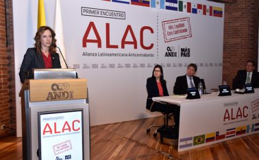La ministra Lacouture expresó que se lidera a nivel internacional un trabajo con la Organización Mundial del Comercio, para que la actividad ilícita se incluya en la agenda de los países . Colprensa
