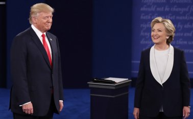 Ese hecho rompió con un protocolo tradicional del debate. AFP