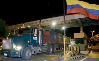 De las 51 tractomulas que iban para Arauca a recoger arroz ,y por las que se dio reapertura al transporte de carga internacional en la frontera con Venezuela, solo siete ingresaron al vecino país y no han regresado. Archivo La Opinión