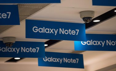 Habían prometido que los nuevos Note 7 con ícono de batería verde eran seguros. AFP