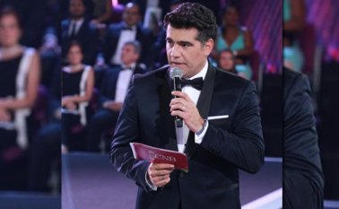 Calero estaba trabajando como presentador en el Sena. Twitter