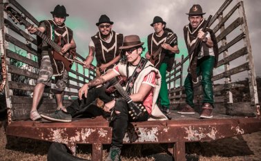 Camilo Espitia, bajo; Fabián Pinilla, batería; Frank Forero, vocalista/guitarra; Daniel Espitia, requinto y Yuber Ortiz, guacharaca y coros. Cortesía