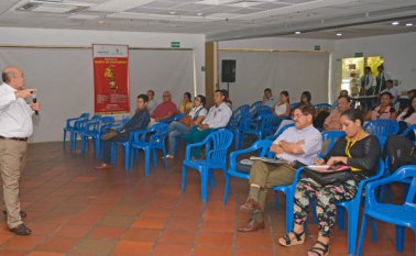 El experto asesor de la Asohorfrucol, Nestor Riaño, lideró la conferencia titulada Consideraciones, retos y oportunidades del cambio climático en el sector agropecuario colombiano. Edinsson Figueroa