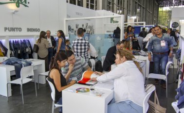 Las ferias locales y nacionales jalonaron las ventas de calzado y textil de Cúcuta en el primer semestre, los fabricantes locales se están preparando para cubrir la demanda de productos para la temporada navideña. Archivo La Opinión