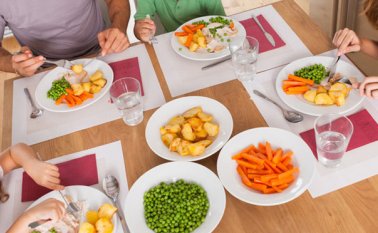 Alimentación equilibrada, hidratación, actividad física, descanso y un pasatiempo. Internet