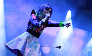 Ali Stone ha llamado la atención de artistas como Antoine Clamaran, Axwell, Krewella, Zardonic, entre otros que aclaman su trabajo. Cortesía