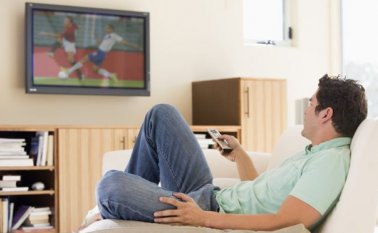 Una de las recomendaciones más importantes a la hora de escoger el televisor para su hogar es no dejarse guiar por la moda. Internet