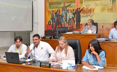 El secretario de Gobierno Oscar Gerardino Astier salió bien librado ayer en su rendición de cuentas en el Concejo. Rodrigo Sandoval