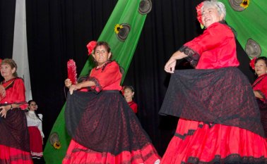 Nueve asociaciones del adulto mayor de Cúcuta hicieron parte del festival de danzas que se realizó en el Teatro Municipal. Luis Alfredo Estévez
