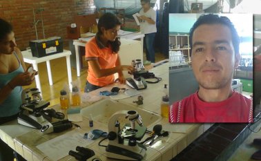 Jesús Combariza es el profesor voluntario que motiva a los jóvenes del pueblo. Cortesía