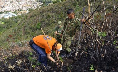 La actividad se cumple en alianza de la Defensa Civil de Pamplona con unidades del batallón García Rovira. Roberto Ospino