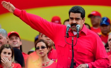 "También he convocado sin falta, no me puede faltar, al diputado Henry Ramos Allup (presidente del parlamento). Aquí lo voy a esperar y le voy a decir: vamos a hablar, vamos a dialogar", expresó. AFP