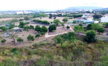 El memorial verde cubrirá la ronda del río Pamplonita desde el Parque Playa hasta el puente García-Herreros, 11 hectáreas. El muro de la memoria y la escultura se construirán junto a la plazoleta central del Parque Playa. Cortesía