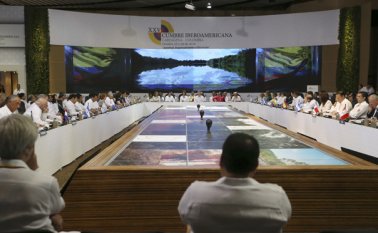 Los jefes de Estado y representantes de América Latina y de España y Portugal en la 25ta Cumbre Iberoamericana en Cartagena. AP