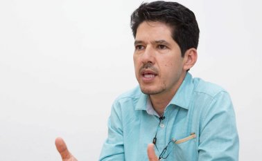 El senador del Polo Democrático, Alberto Castilla, considera que los gremios económicos tendrían que estar presentes en la mesa de diálogo y que lo acordado se debe ir implementando. Archivo