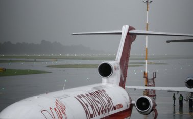 El Aeropuerto Internacional El Dorado, el más importante, inició el cierre de sus actividades a las 05:30 am. Colprensa