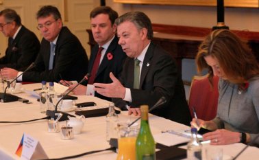 Desde el Reino Unido, en donde se encuentra adelantando una visita de Estado, el presidente Juan Manuel Santos anunció que la implementación vía Congreso es una de las alternativas para refrendar el acuerdo de paz. Presidencia de Colombia