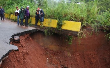 En estos días Febres inspeccionó el inicio de los trabajos de ingeniería correspondientes en el puente San Rafael y explicó que se están tomando todas las previsiones en el tema de transporte en vista del transbordo que se está realizando. Eilyn Cardozo