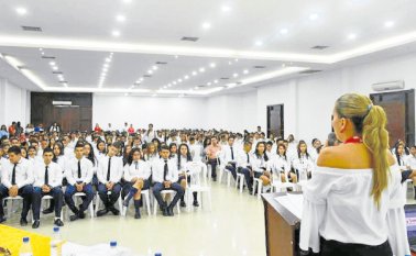 Los alumnos y docentes de los colegios agradecieron la oportunidad que tuvieron de fortalecer sus conocimientos pues esto les permitirá mejorar sus resultados académicos. Cortesía