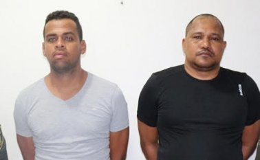 De izquierda a derecha Félix Jesús Hernández Nieto y Marlon Pacheco Pabuena Policía