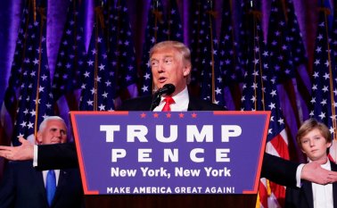 El empresario republicano expresó que felicitó "a ella y a su familia por una campaña muy peleada". AFP