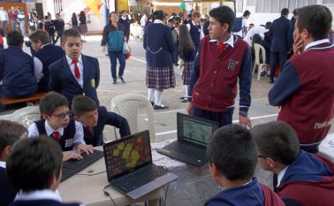 Los estudiantes crearon juegos para computadores y les enseñaron a sus compañeros cómo funcionan. Roberto Ospino