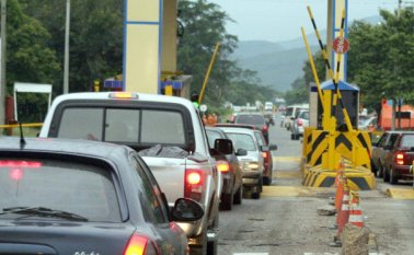 El cobro de un peaje exclusivo serviría para crear infraestructura para estos vehículos. Archivo