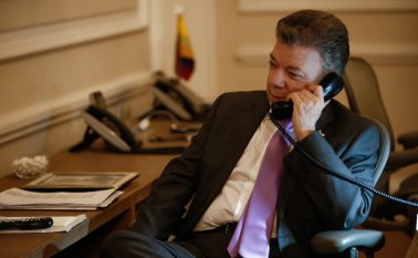 La llamada entre Santos y su homólogo estadounidense recién electo habría durado cerca cinco minutos Colprensa