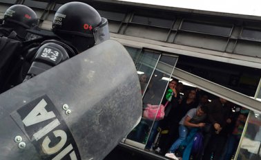 Controles de la Policía en las calles de Bogotá. Colprensa
