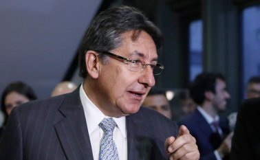 El fiscal Néstor Humberto Martínez anunció que la denuncia radicada por el excandidato presidencial Óscar Iván Zuluaga por una supuesta infiltración en su campaña, será revisada por el mismo fiscal que indaga el caso de Andrés Sepúlveda. Colprensa