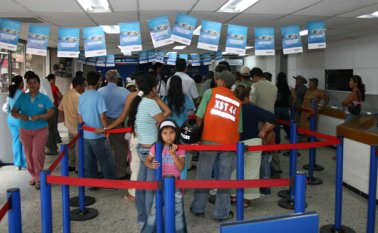 Los créditos sin pagar de los colombianos sumaron $5,43 billones en septiembre de este año, un incremento del 13,2% en relación al año anterior. Colprensa