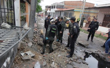 17 policías resultaron heridos al explotar un artefacto explosivo en Atalaya. La Opinión