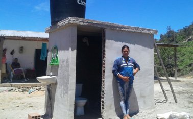 A la fecha se han construido 500 baterías sanitarias que han beneficiado a igual número de familias. Por terminarse este año están 29 unidades más, actualmente en construcción. Javier Sarabia