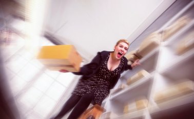 Provocados por los movimientos de la cabeza, como al sentarse o al girarla. Internet