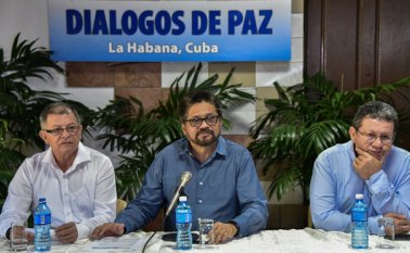 Piden al mandatario que "siente su posición y compromiso, no con las Farc, sino con el pueblo colombiano en general, con relación al (que denominan) 'Plan Pistola' que se viene ejecutando contra dirigentes populares en todo el país". Archivo